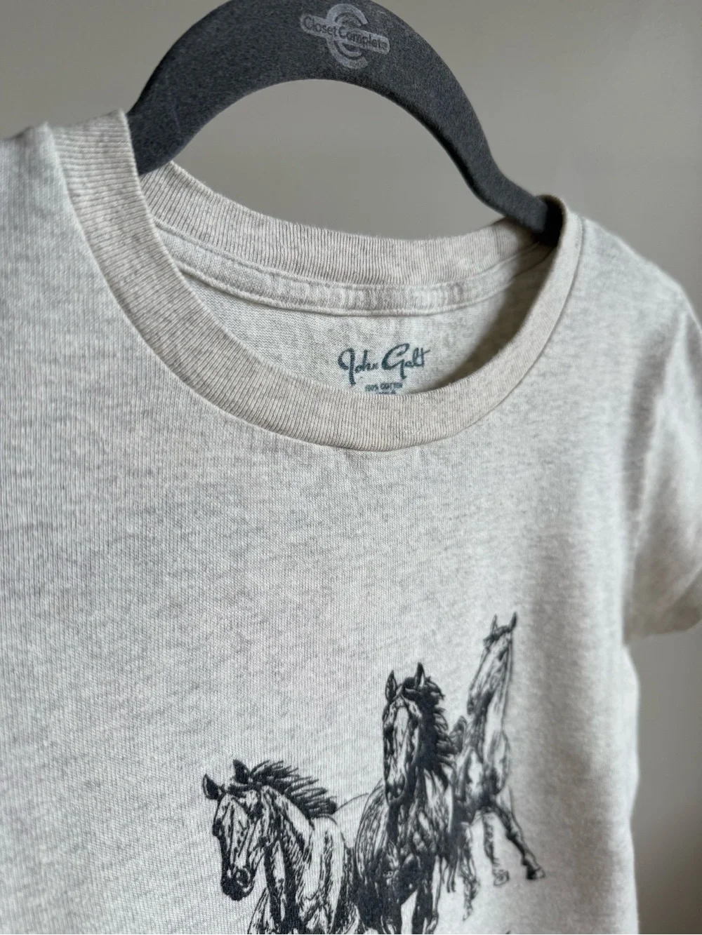 Rare Brandy Melville Horse Country, Kentucky Graphic Tee Cream Gray Heather - Picture 2 of 5